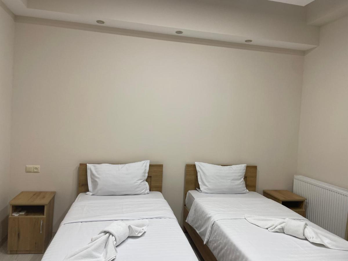 Kamar Hotel イジェヴァン エクステリア 写真