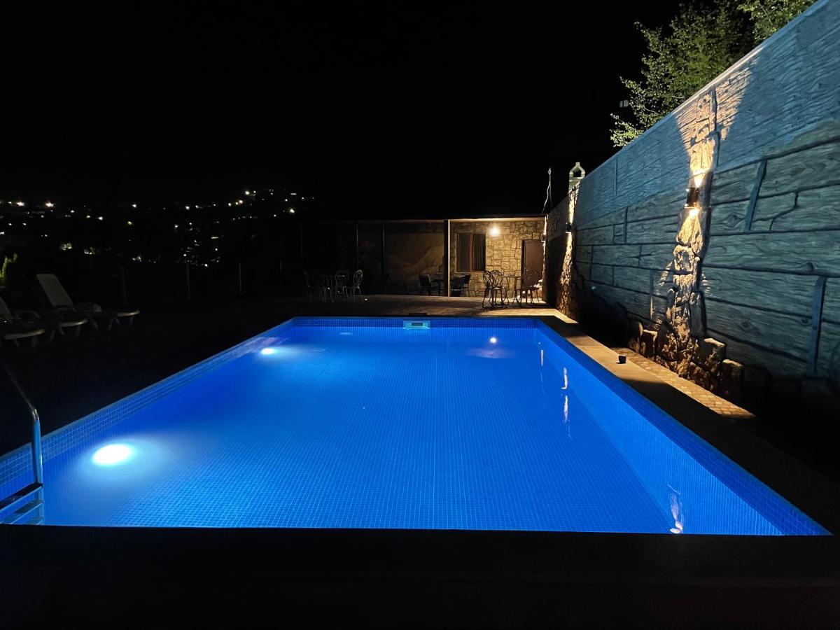 Kamar Hotel イジェヴァン エクステリア 写真